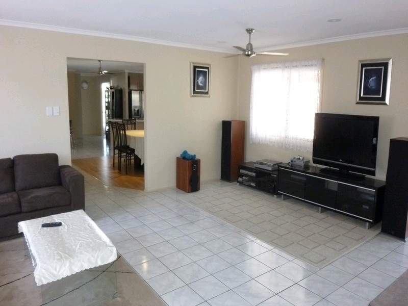 1 Kareela Court, Kippa-ring QLD 4021