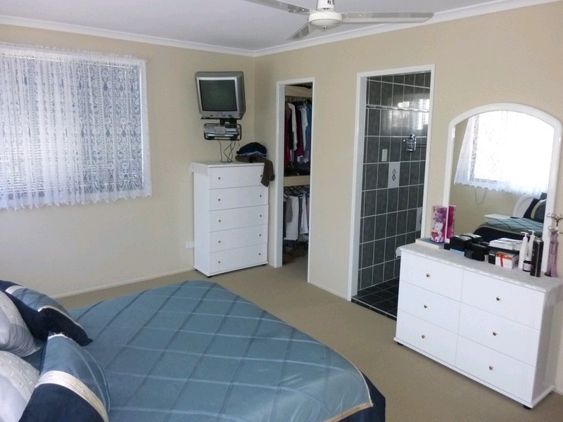 1 Kareela Court, Kippa-ring QLD 4021