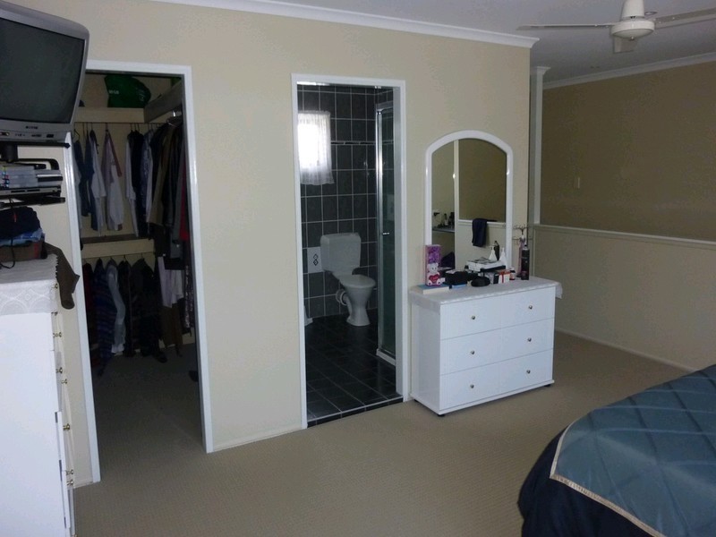 1 Kareela Court, Kippa-ring QLD 4021