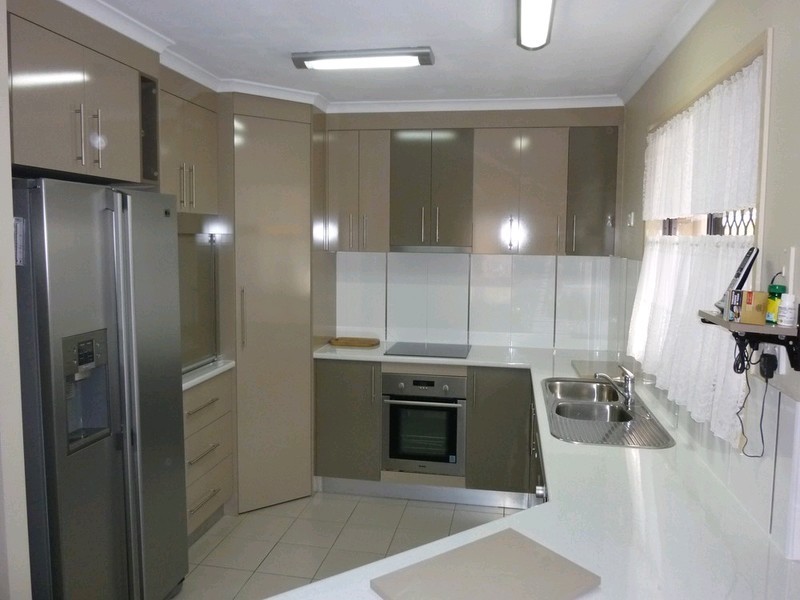 1 Kareela Court, Kippa-ring QLD 4021