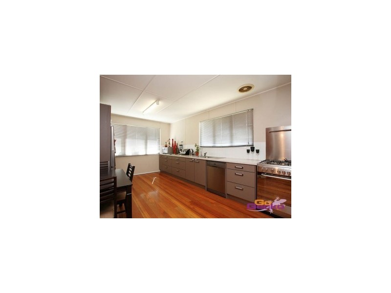 4 Arura, Mansfield QLD 4122