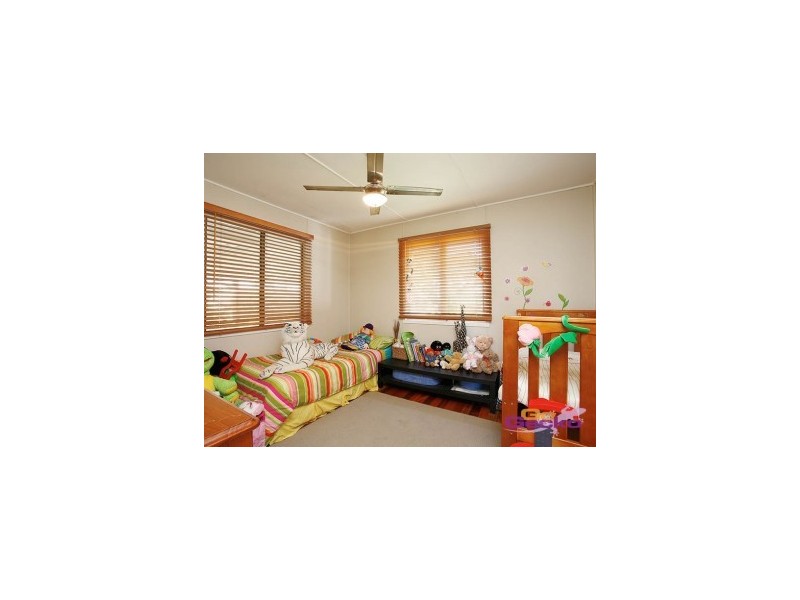 4 Arura, Mansfield QLD 4122