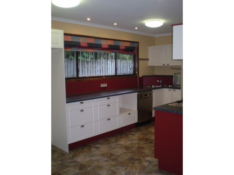 9 Caldicot, Carindale QLD 4152