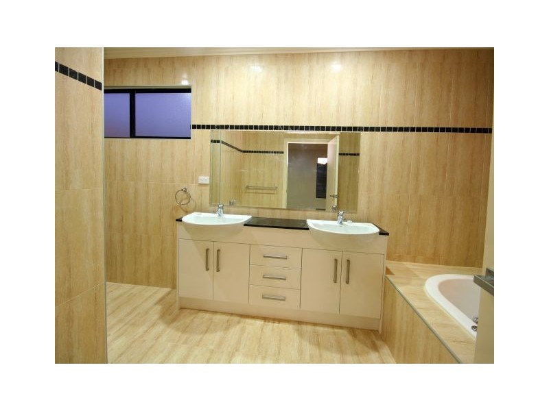 Seven Hills QLD 4170