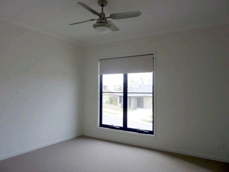 5 Alton Towers Street, Springfield Lakes QLD 4300