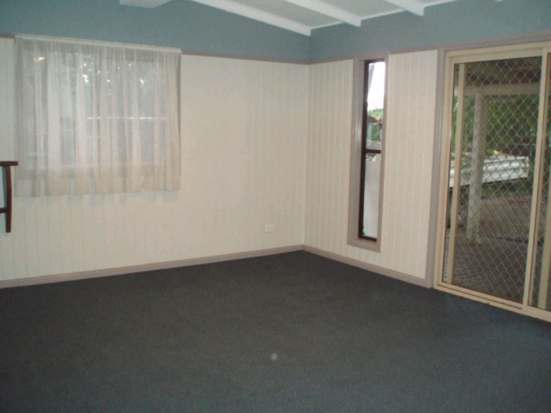 127 Jacaranda St, North Booval QLD 4304