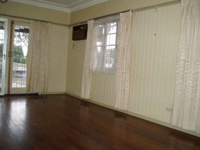 127 Jacaranda St, North Booval QLD 4304