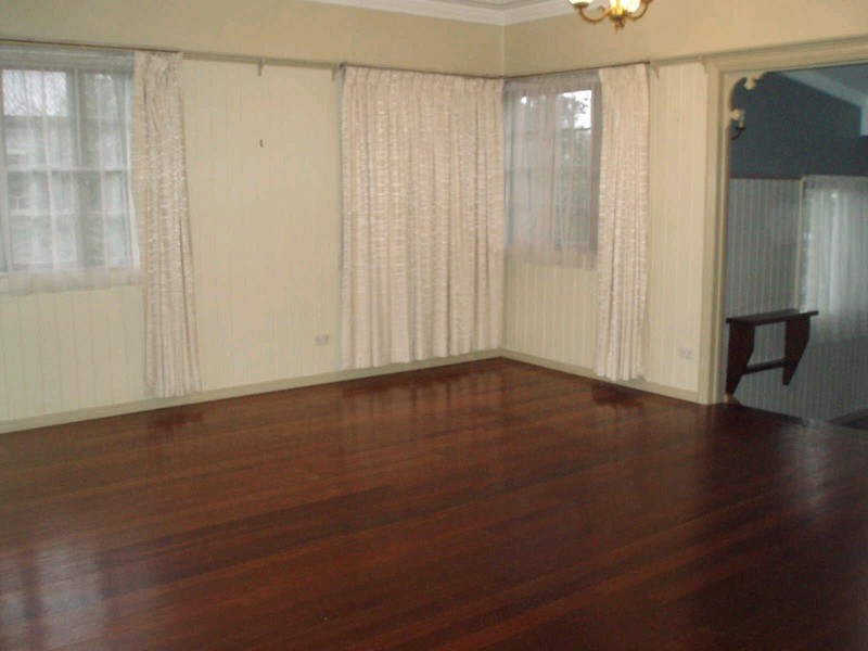 127 Jacaranda St, North Booval QLD 4304
