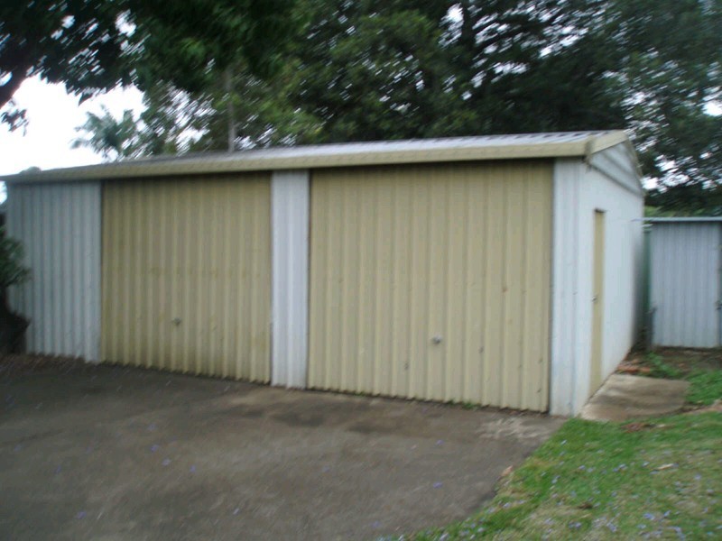 127 Jacaranda St, North Booval QLD 4304