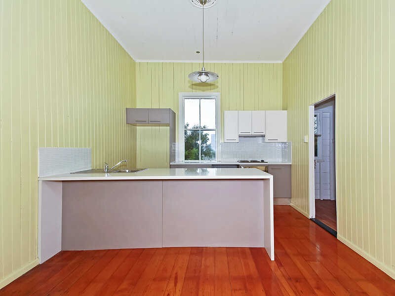 15 Eileen Street, Booval QLD 4304