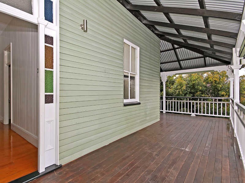 15 Eileen Street, Booval QLD 4304