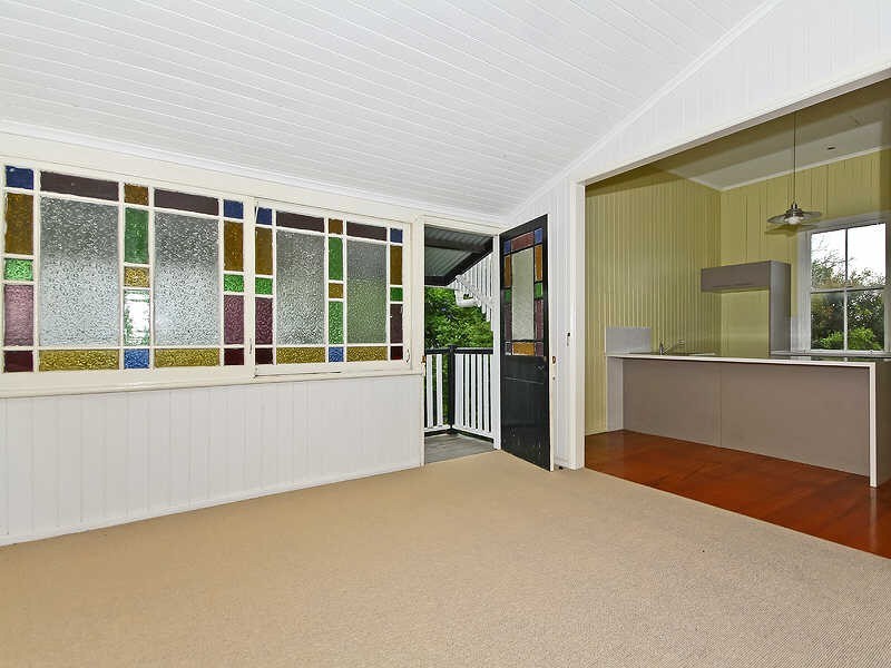 15 Eileen Street, Booval QLD 4304