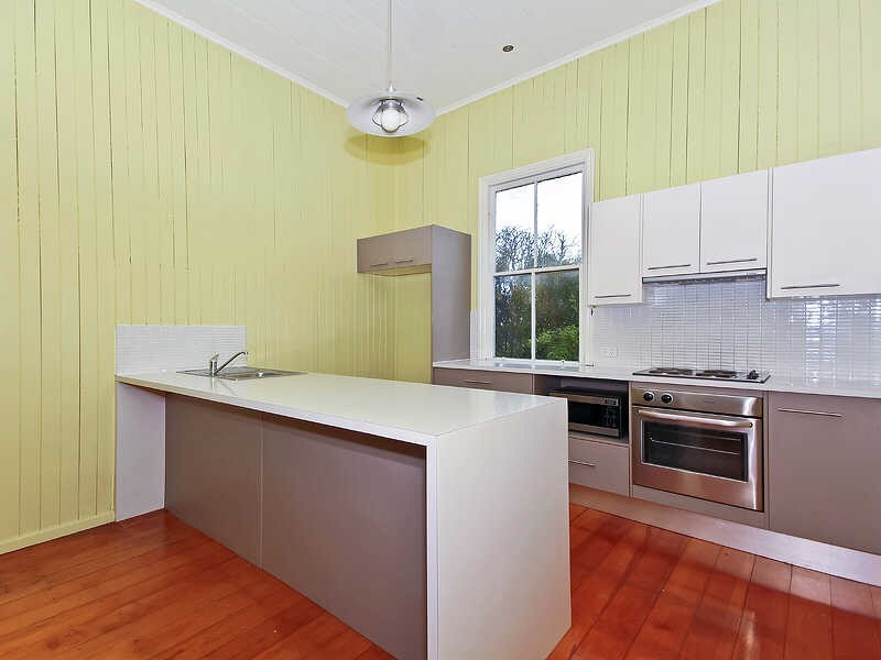 15 Eileen Street, Booval QLD 4304