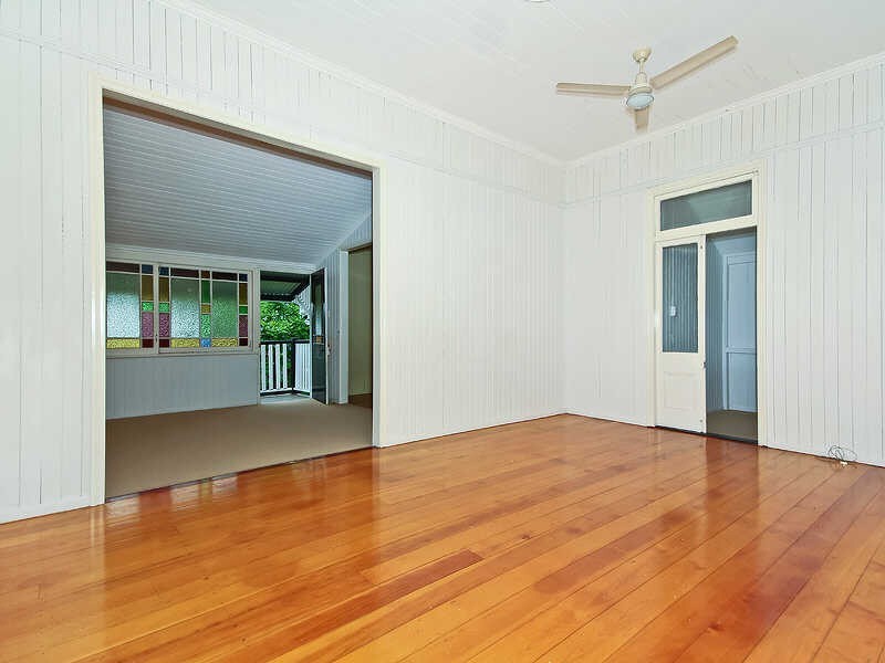 15 Eileen Street, Booval QLD 4304