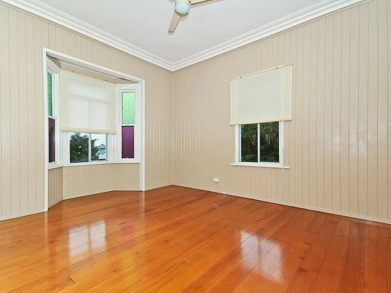 15 Eileen Street, Booval QLD 4304