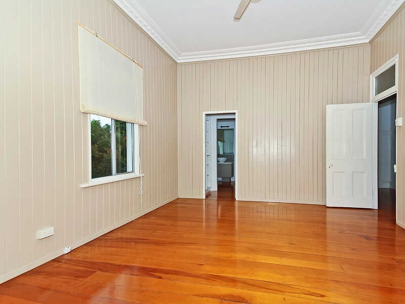 15 Eileen Street, Booval QLD 4304