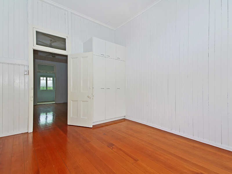 15 Eileen Street, Booval QLD 4304