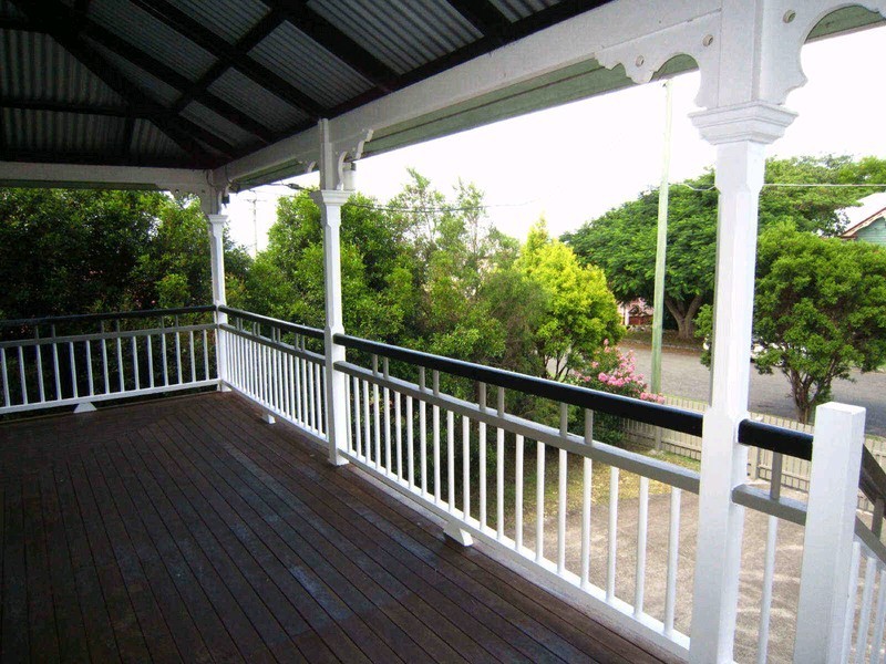 15 Eileen Street, Booval QLD 4304