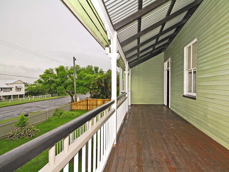 15 Eileen Street, Booval QLD 4304