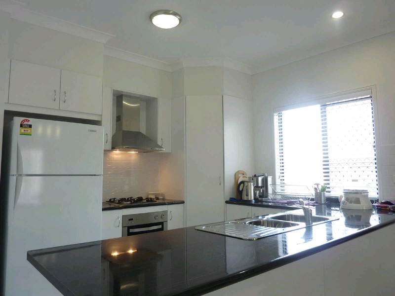 11 Violet Avenue, Springfield Lakes QLD 4300