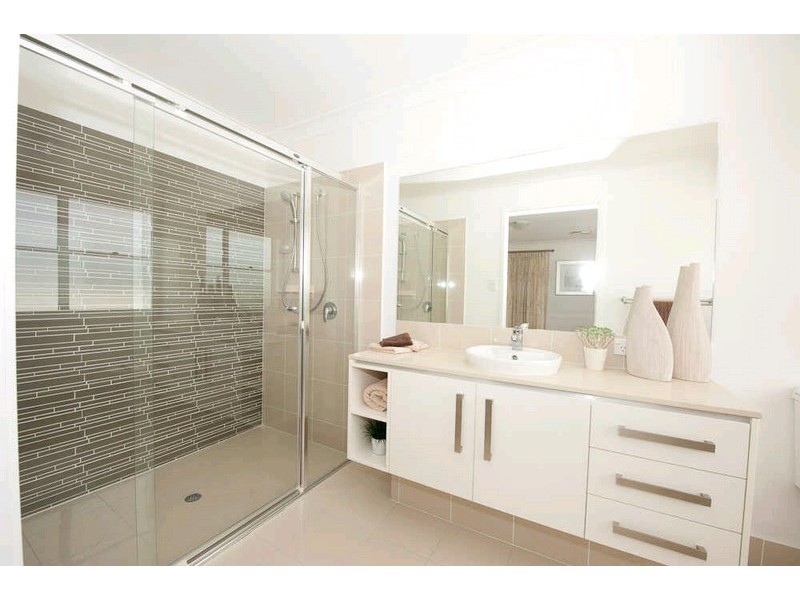 4 Boronia Court, Springfield Lakes QLD 4300