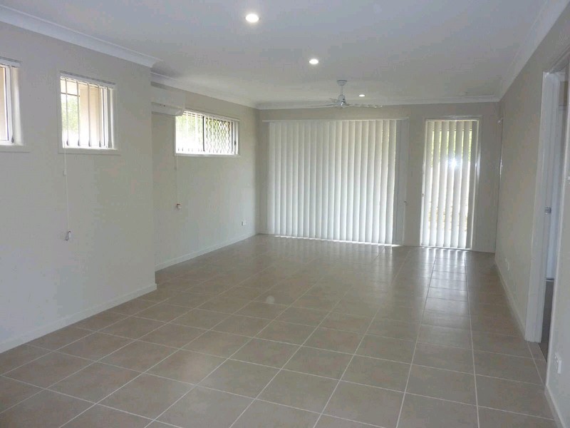 18 Daisy Street, Springfield Lakes QLD 4300