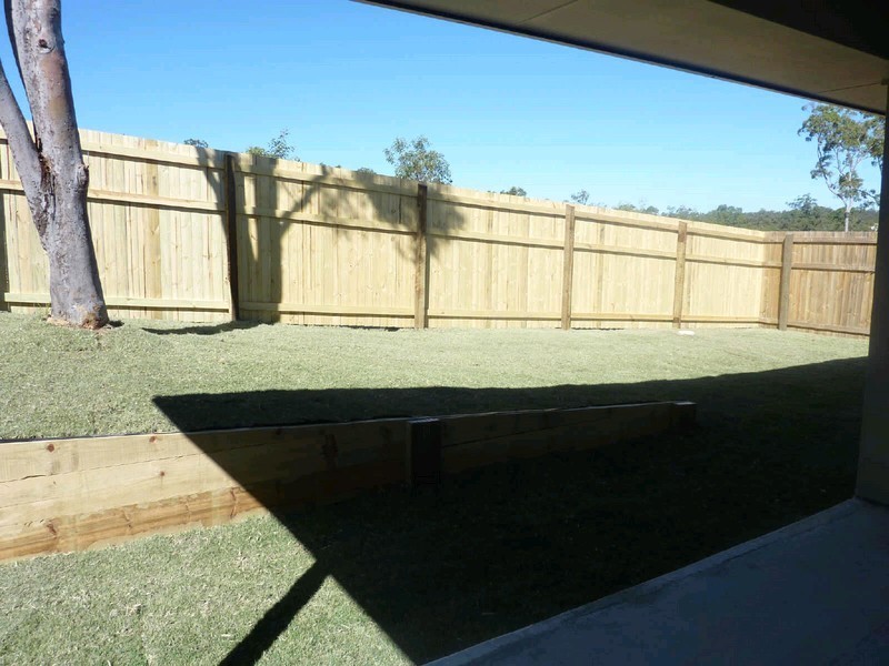 18 Daisy Street, Springfield Lakes QLD 4300