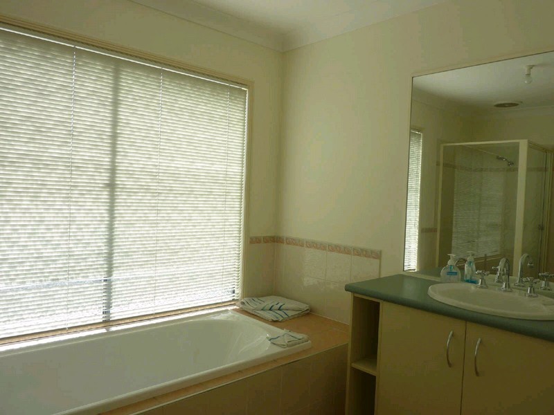 69 Orchard Cres, Springfield Lakes QLD 4300