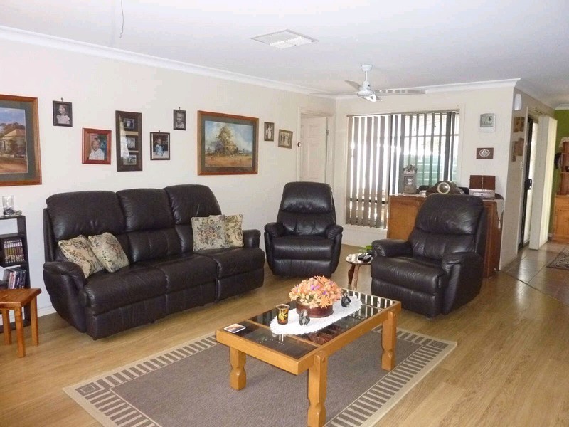 28 Eden Crescent, Springfield Lakes QLD 4300
