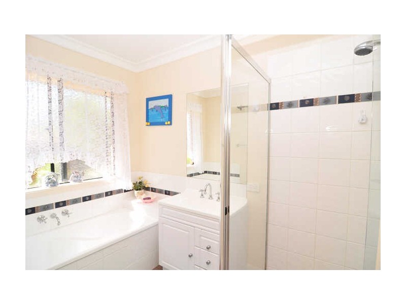 28 Eden Crescent, Springfield Lakes QLD 4300