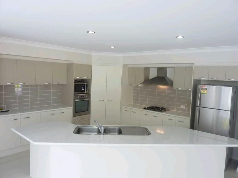 31 Dillion Ave, Augustine Heights QLD 4300