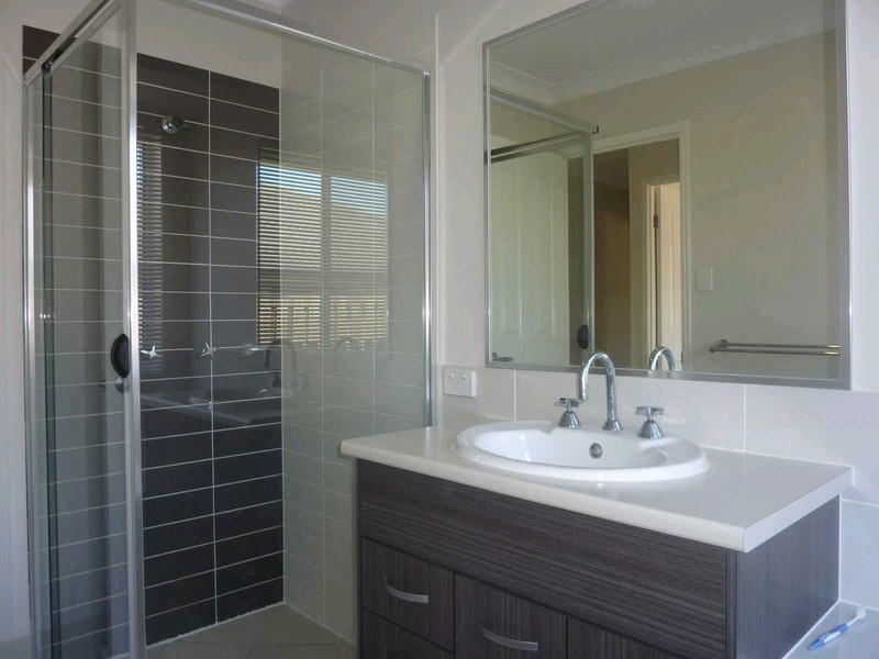 31 Dillion Ave, Augustine Heights QLD 4300