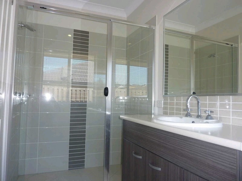 31 Dillion Ave, Augustine Heights QLD 4300