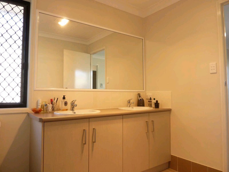 30 Carnarvon Ave, Springfield Lakes QLD 4300