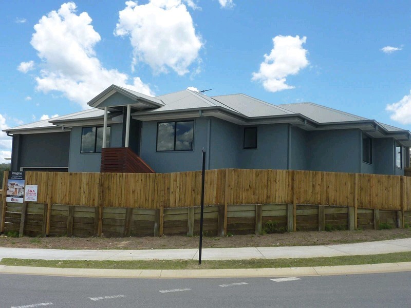 2206 Brock Drive, Springfield Lakes QLD 4300