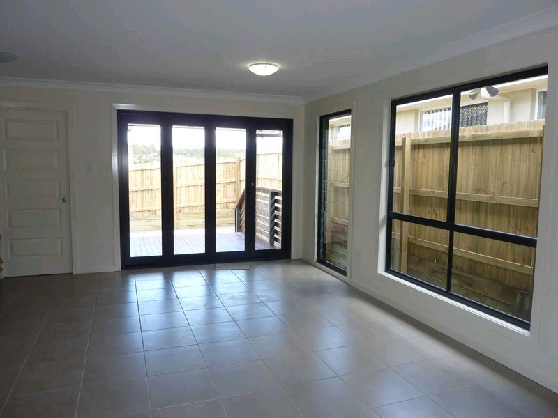 2206 Brock Drive, Springfield Lakes QLD 4300