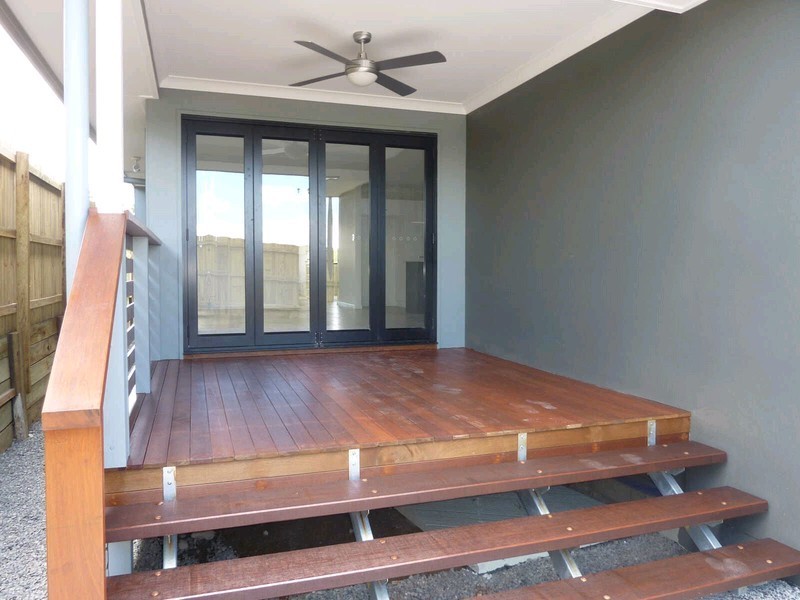 2206 Brock Drive, Springfield Lakes QLD 4300