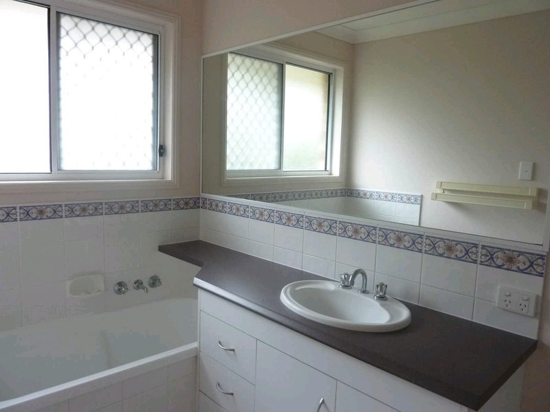 12 Vistula Cres, Springfield QLD 4300