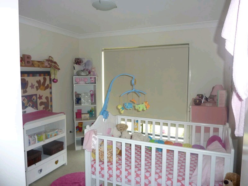4 Hillsbourough Place, Springfield Lakes QLD 4300