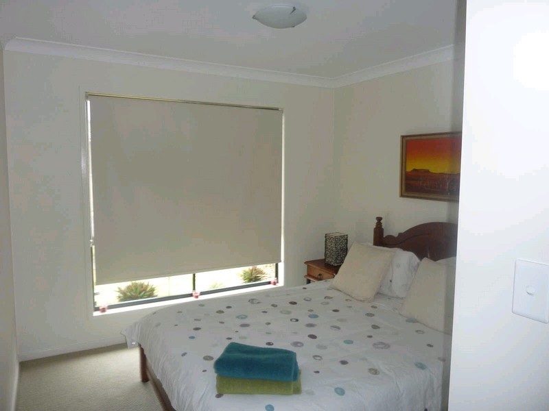 4 Hillsbourough Place, Springfield Lakes QLD 4300