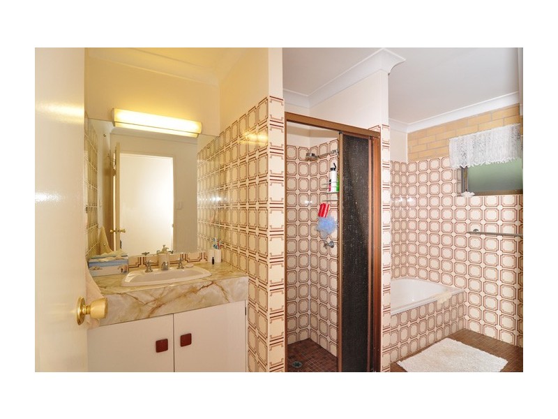 8 Kertes Road, Camira QLD 4300