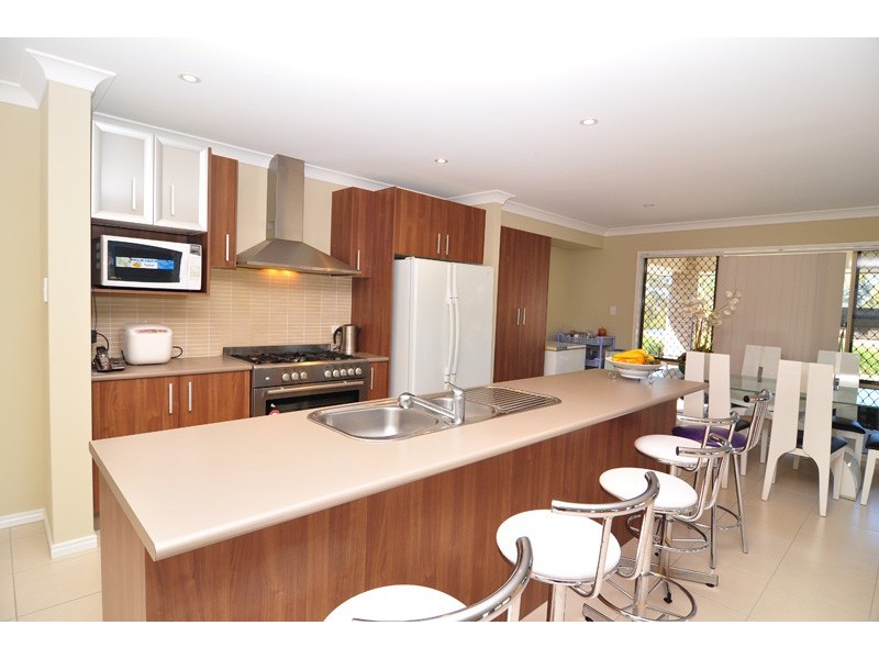 10 Mallard Court, New Beith QLD 4124