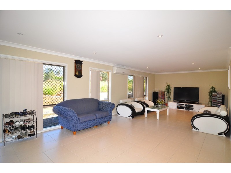 10 Mallard Court, New Beith QLD 4124