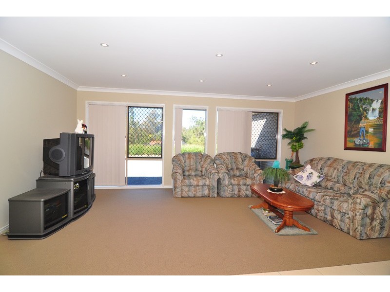 10 Mallard Court, New Beith QLD 4124