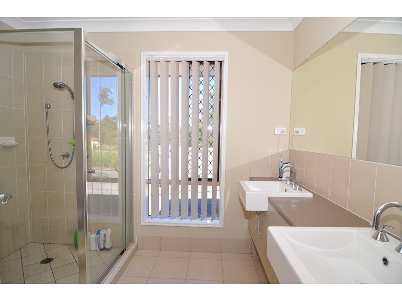 10 Mallard Court, New Beith QLD 4124