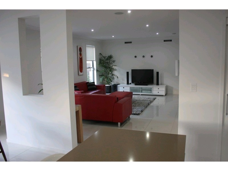 21 Shallow Bay Drive, Springfield Lakes QLD 4300