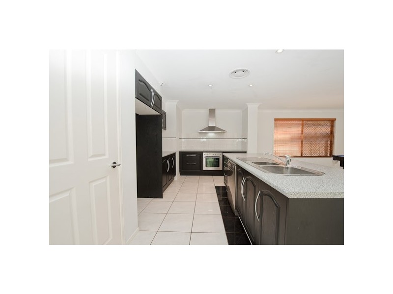 30 Admiral Crescent, Springfield Lakes QLD 4300