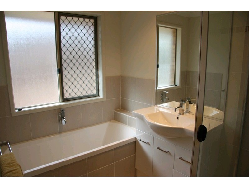 190 Spinebill Drive, Greenbank QLD 4124