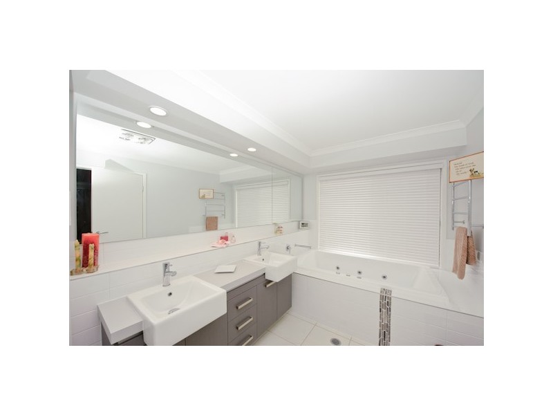 19 Bluewing Court, Greenbank QLD 4124