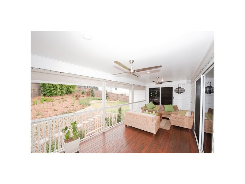 25 Lakes Entrance Drive, Springfield Lakes QLD 4300